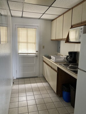 クラシック アパートメント | 専用キッチン | コーヒー / ティーメーカー、調理器具と食器