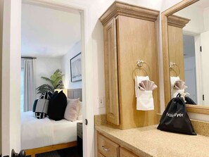 4 habitaciones, tabla de planchar con plancha, cuna de viaje y wifi