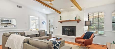 Smart-tv, videospelletjes, boeken en een kantoor