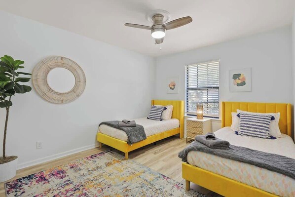 4 habitaciones, tabla de planchar con plancha y wifi gratis 