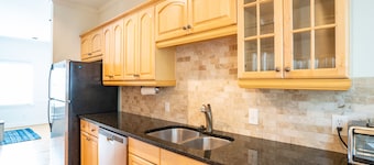 Buckhead private 2-story townhouse with dedicated parking. Fantastic location!