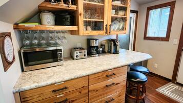 冰箱、微波炉、烤箱、炉灶