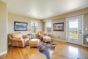 Interior - Idaho Vacation Rental ~ 7 Mi to Wind Cave (Driggs)