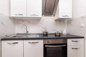 Fridge, oven
