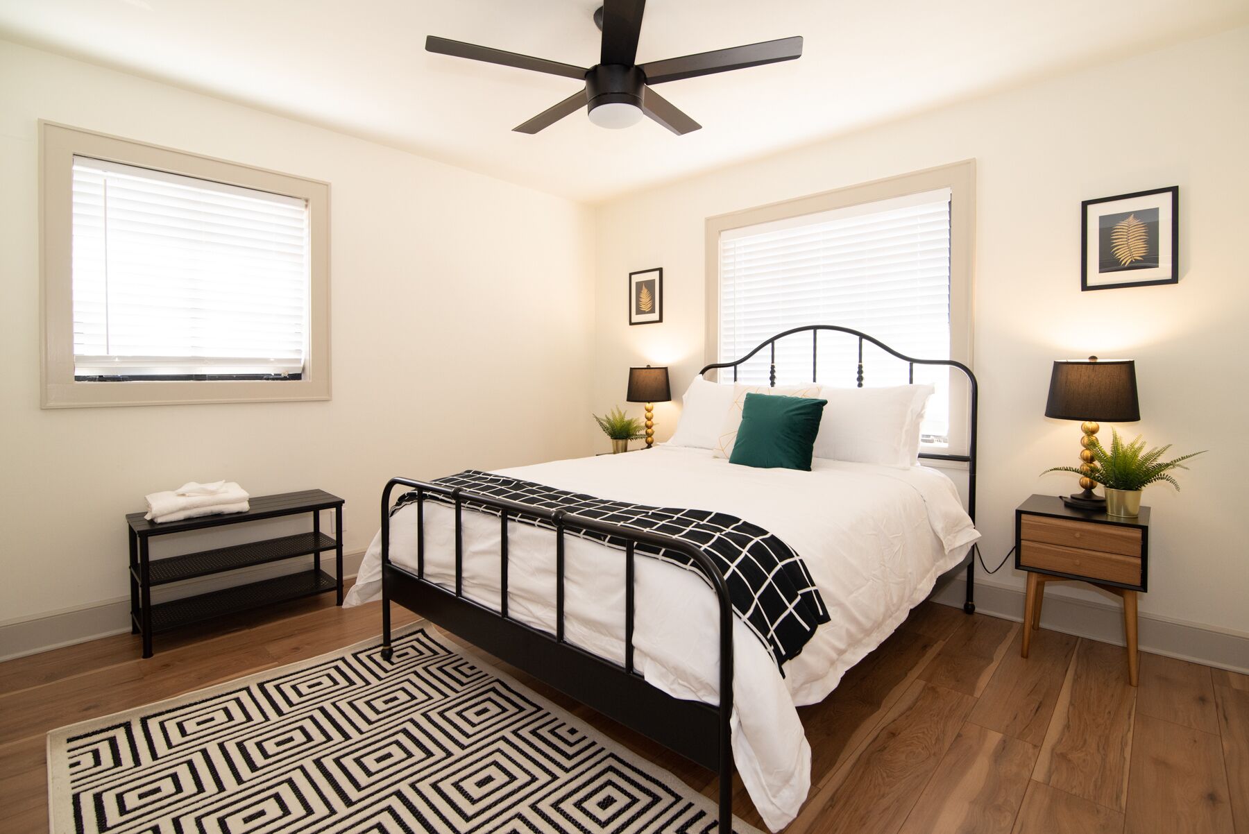 2 bedrooms, iron/ironing board, WiFi, bed sheets