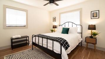 2 bedrooms, iron/ironing board, WiFi, bed sheets