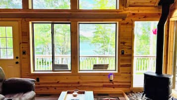 Smart TV, fireplace, video games, table tennis