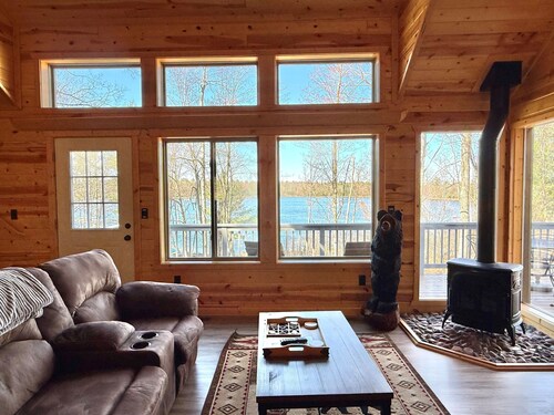 Pet-Friendly Lakeside Lodge with Kayaks and Canoe!