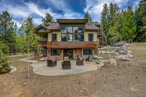 Exterior - Hygge Mountain Retreat - Hot tub - Patio - Fire pit - Wifi - 2 Kitchens - Family Retreat (McCall)