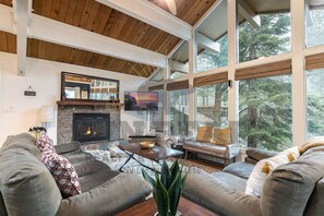 Living room - Beautiful and Fun Condo for Everyone! (NSE18) (Incline Village)