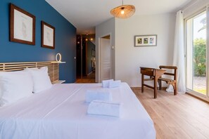 4 bedrooms, iron/ironing board, travel cot, WiFi - Villa Andria — Family-friendly, petanque, playful spirit & pool (Béziers)