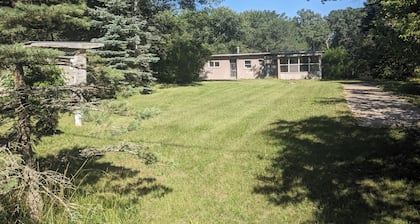Very Cozy 1 bed Unit with Lake Huron beach access! Vintage ONE