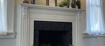 Cozy 2 BR House w/Large Yard, Near Bus/Light Rail