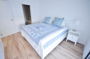 2 chambres, fer et planche à repasser, Wi-Fi gratuit, draps fournis