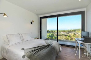 4 Schlafzimmer, Bügeleisen/Bügelbrett, WLAN, Bettwäsche
