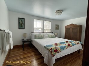 3 bedrooms, desk, free WiFi, bed sheets