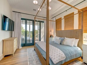 5 bedrooms, iron/ironing board, WiFi, bed sheets