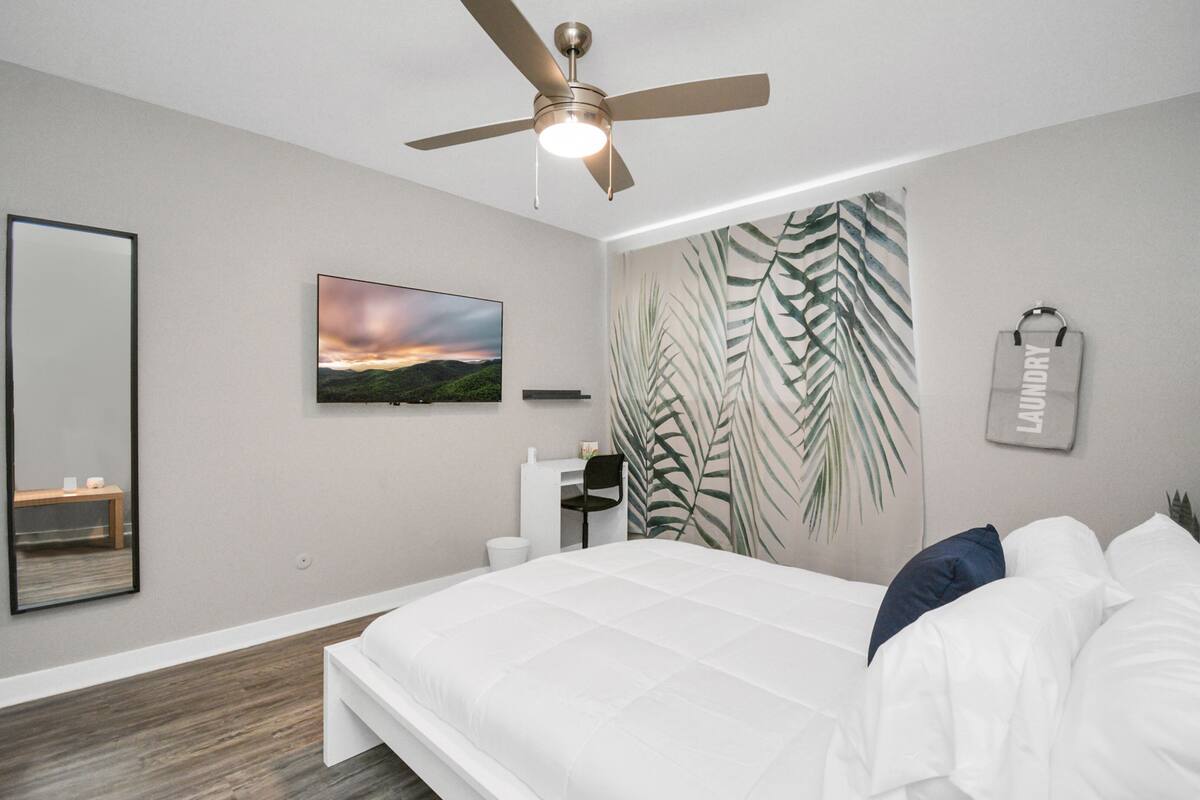 1 habitación, muebles diferentes y escritorio