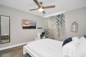 Individually furnished, desk, laptop workspace, iron/ironing board - Tx Home Group - Uptown Galleria (Houston)