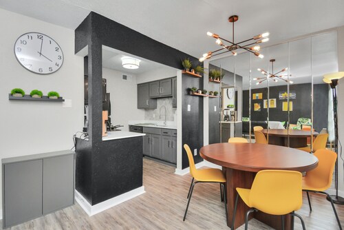 Tx Home Group - Uptown Galleria