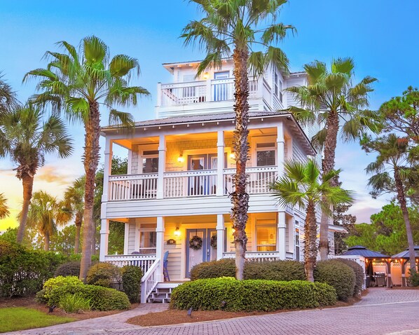 Exterior - Golf Cart Included! Pvt Beach Access | Hot tub (Miramar Beach)