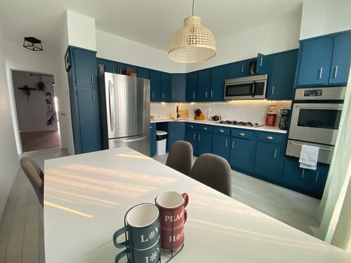 Spacious 3BR ❤️ Near Times Square - 13 Minutes - Manhattan Skyline view ❤️