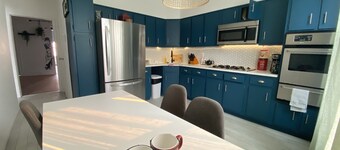 Spacious 3BR ❤️ Near Times Square - 13 Minutes - Manhattan Skyline view ❤️