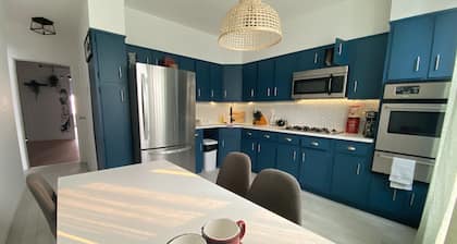 Spacious 3BR ❤️ Near Times Square - 13 Minutes - Manhattan Skyline view ❤️