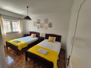 3 makuuhuonetta, silitysrauta/-lauta, vauvan matkasänky, ilmainen Wi-Fi