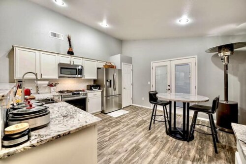 Modern 3Br Home away from home