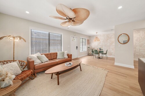 Luxury Beach House Oasis just 3 blocks from the Beach with Pool & Fire Pit 