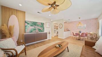 TV connectée, jeux vidéo, espaces bureaux