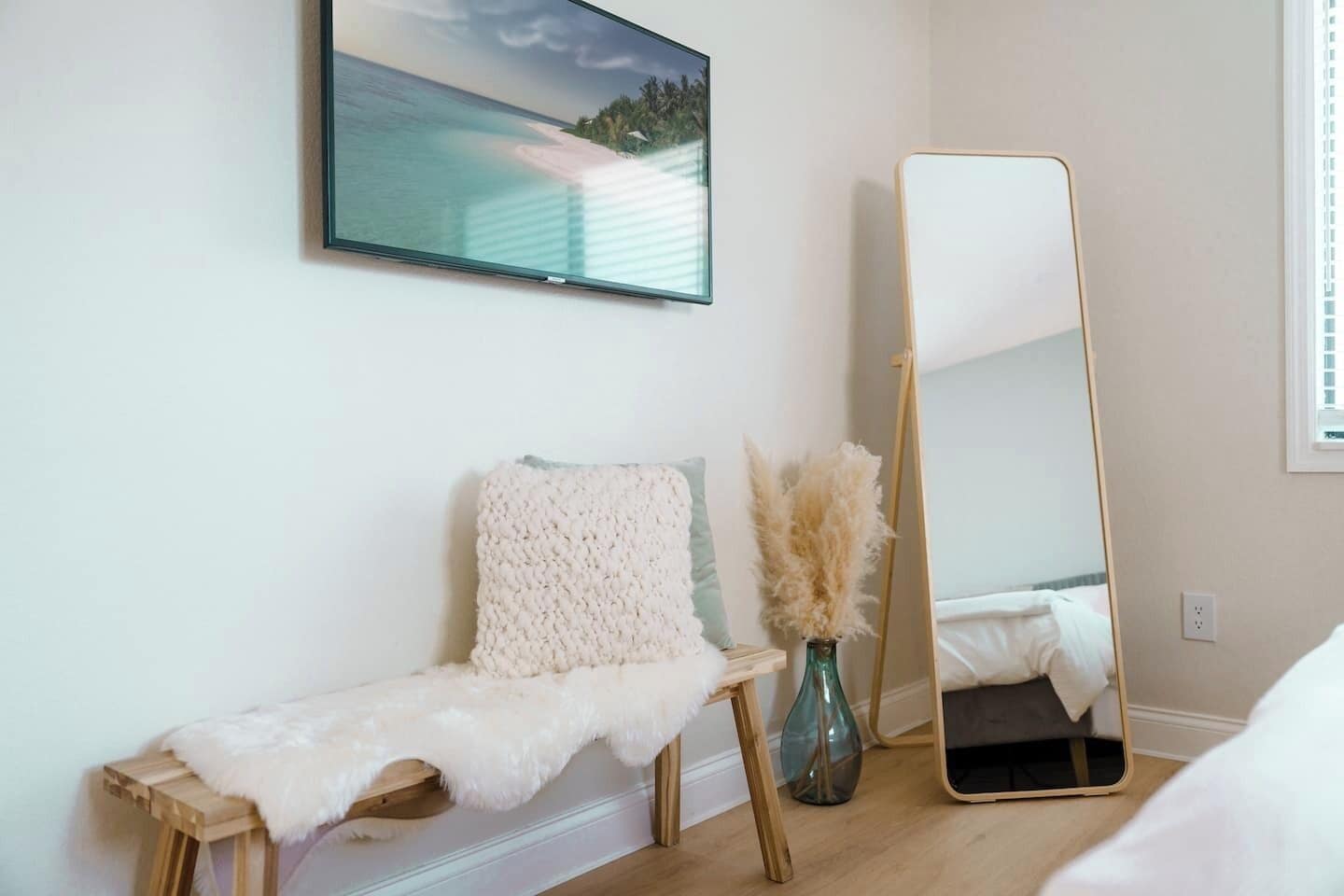 4 bedrooms, iron/ironing board, travel crib, free WiFi