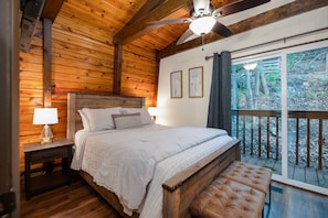 5 bedrooms, desk, iron/ironing board, free WiFi