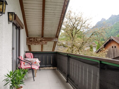 Ferienwohnung mit 3 Schlafzimmern, 3 Bädern und 3 Balkonen mit Schönem Bergblick