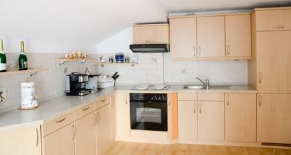 Ferienwohnung mit 3 Schlafzimmern, 3 Bädern und 3 Balkonen mit Schönem Bergblick