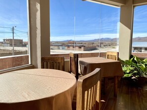 Habitación Confort con 1 cama doble o 2 individuales | Ropa de cama de alta calidad y edredones de plumas