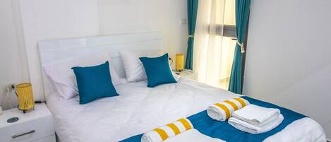 2 habitaciones, tabla de planchar con plancha, wifi y ropa de cama