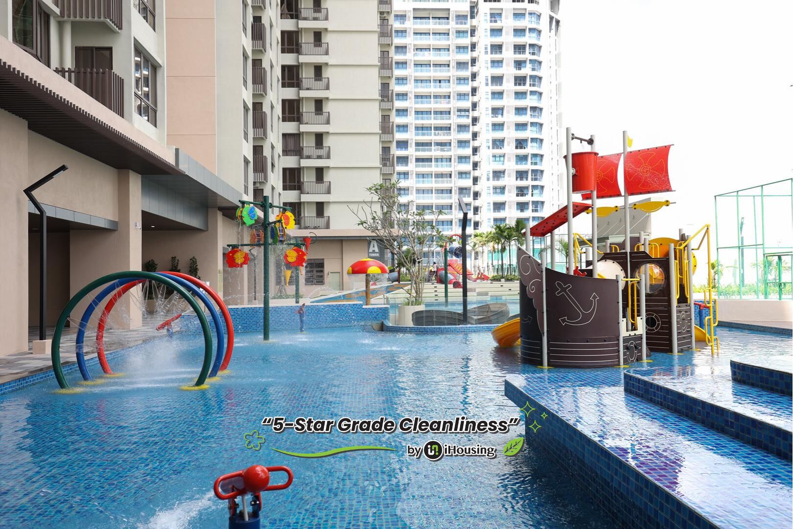2 outdoor pools