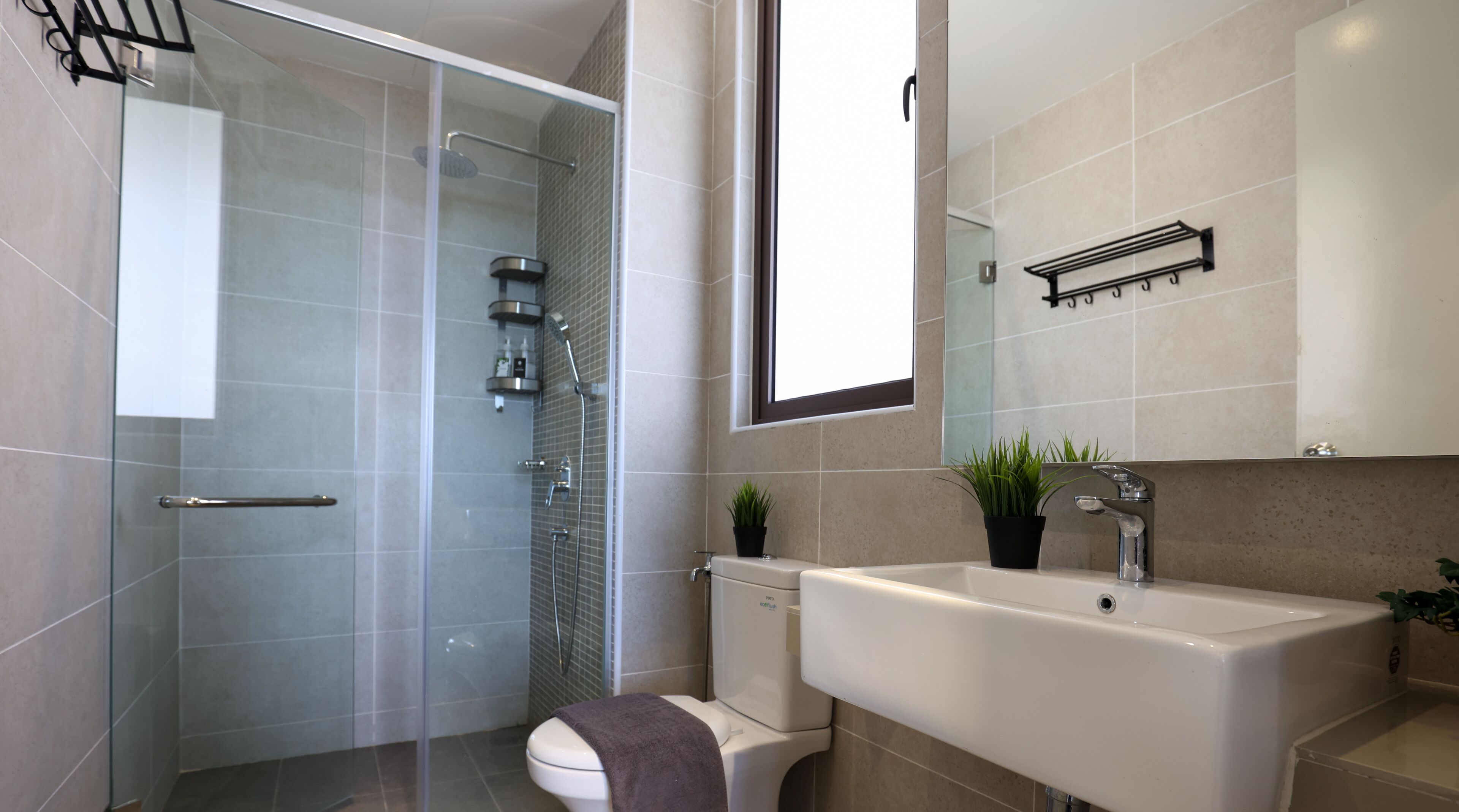Bruser, brusehoved med spredningseffekt, hårtørrer, bidet
