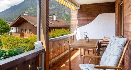 Ferienwohnung 'Alpblick Alpspitze' mit Bergblick, Balkon und WLAN