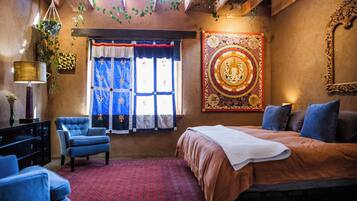 2 habitaciones, tabla de planchar con plancha y cuna de viaje