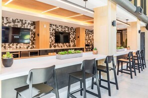 Dining - Dreamy Santa Clara 1BR w/ Pool, Gym & W/D, nr Costco, by Blueground (Santa Clara)