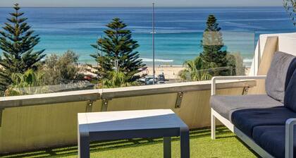 Bondi Beach Waves Beachfront Apartment