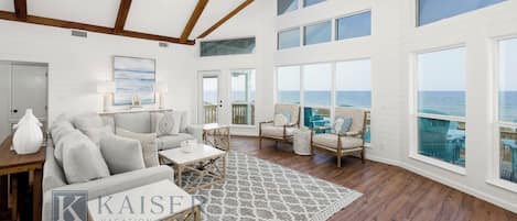 Smart TV, chimenea y estéreo