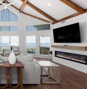 Smart TV, fireplace