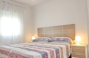 1 sovrum och sängkläder