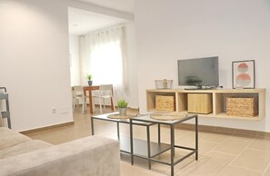 TV - Goya Apartment in Conil (Conil de la Fra)
