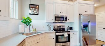 Downtown condo with prime location, updated interior, AC & bike storage