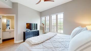 2 bedrooms, iron/ironing board, free internet, bed sheets